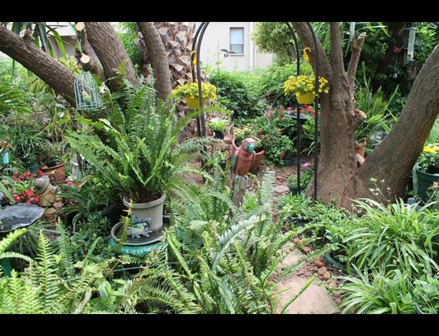 2 BEDROOM TOWNHOUSE FOR SALE IN BEDFORD GARDENS